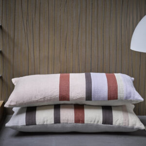 hk_living_usa_tku2073_striped_pillow.2jpg